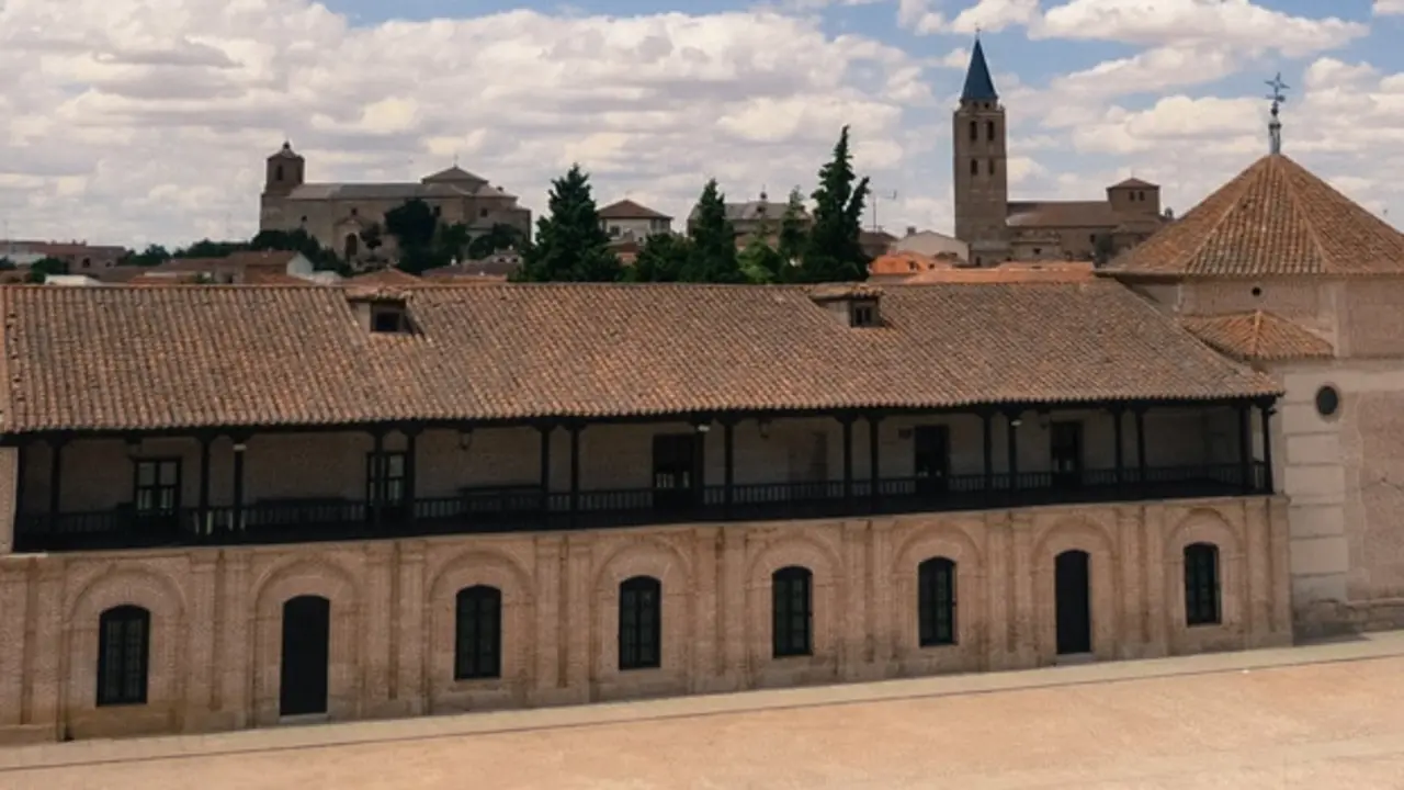 D&oacute;nde dormir en Madrigal de las Altas Torres