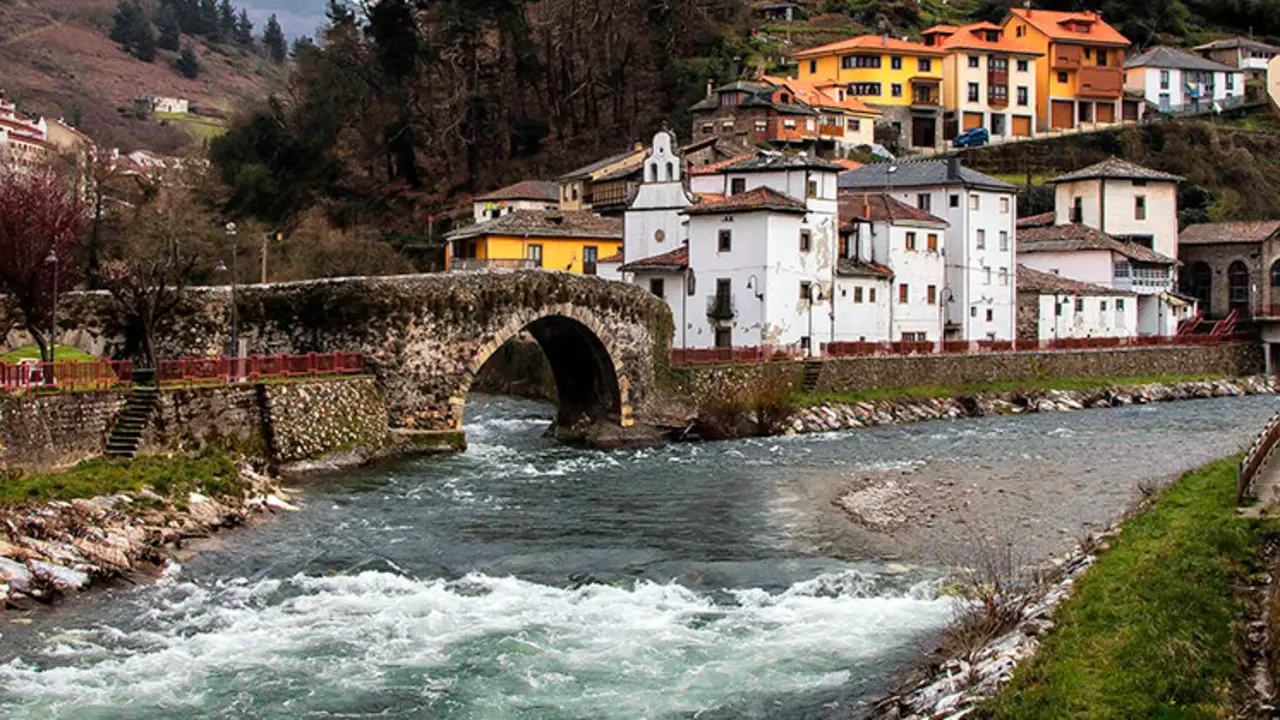 Cangas del Narcea village