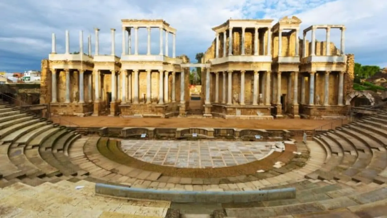 A panoramic view of the Roman Theatre of M&eacute;rida. 