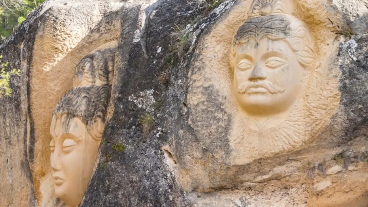 route of the faces