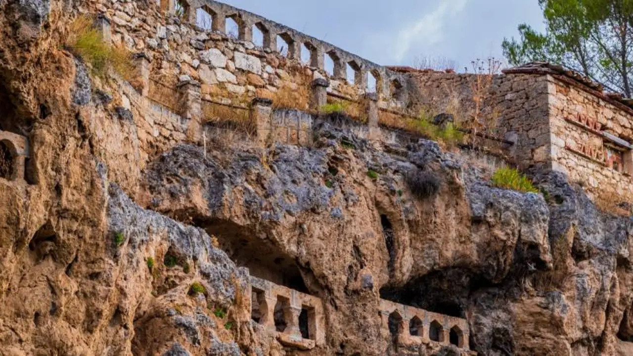 civica caves