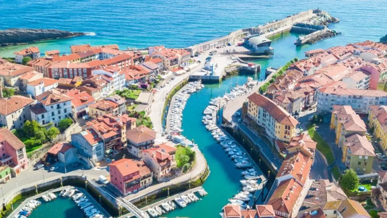 Llanes