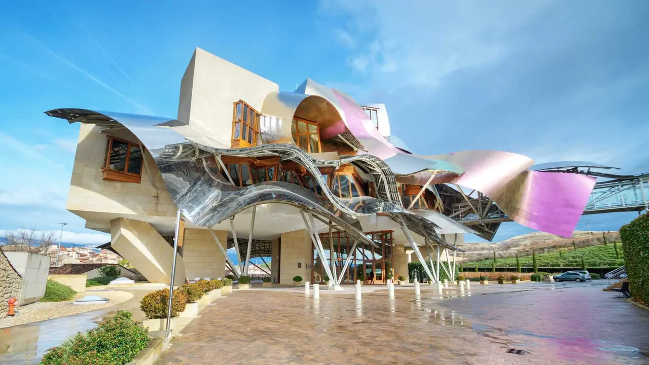Hotel Marqu&eacute;s de Riscal. | Shutterstock
