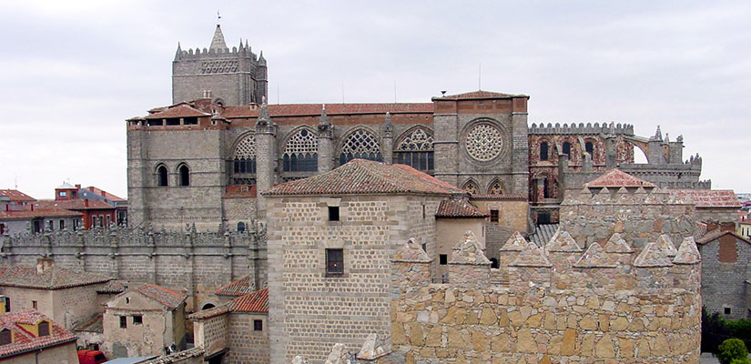 imagen_blog_internacional_Route of Cathedrals in Castile and León_catedral-de-avila_bi