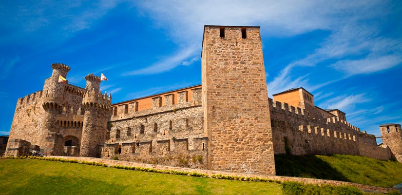 imagen_blog_viajes_castillos-templarios-de-espana_castillo-ponferrada_bi-2