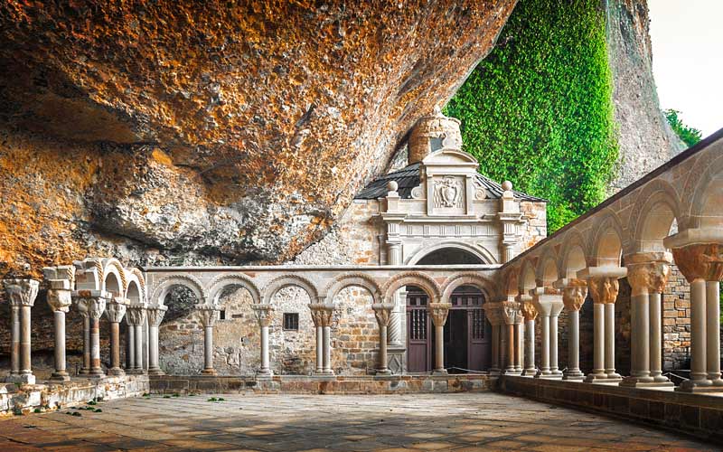 Monasterio españoles, de San Juan de la Peña en Huesca