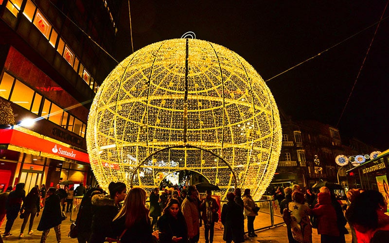 Christmas light ball 