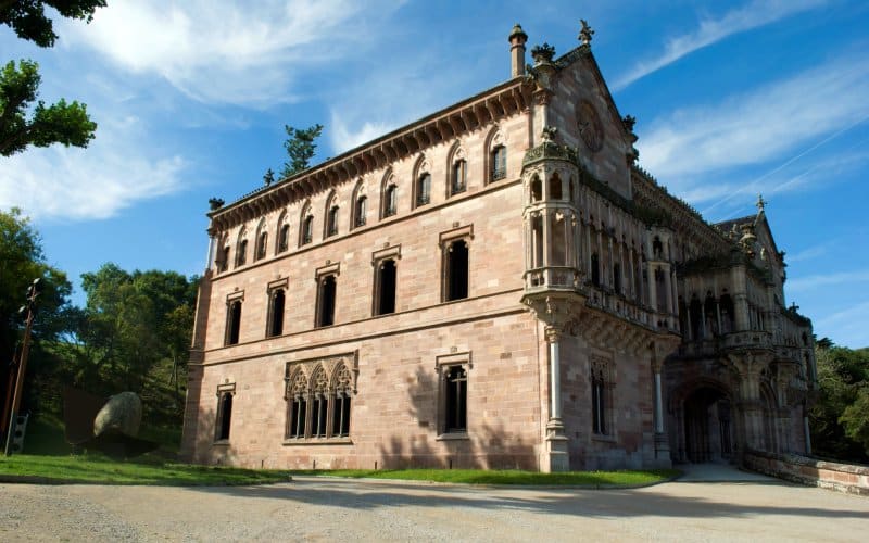 Lateral del palacio de Sobrellano
