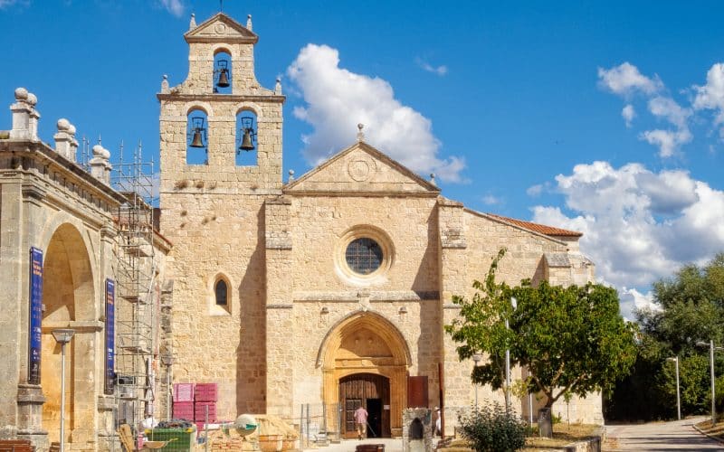 San Juan de Ortega, cerca de la A-1 y Burgos