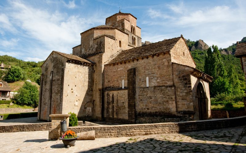 Iglesia de Santa María en Santa Cruz de la Serós