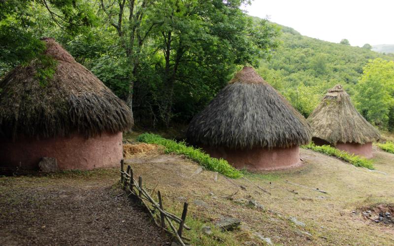 Poblado Cántabro de Argüeso hacer en Cantabria