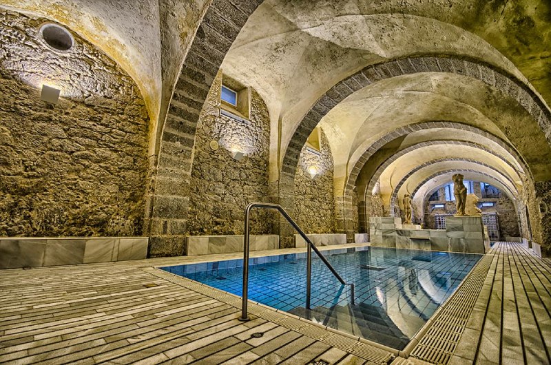 Baños de Montemayor, balneario y termas romanas