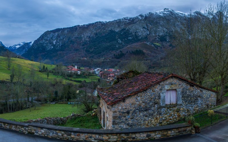 Arenas de Cabrales en un día triste