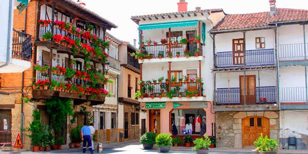 La colorida Candeleda en Ávila