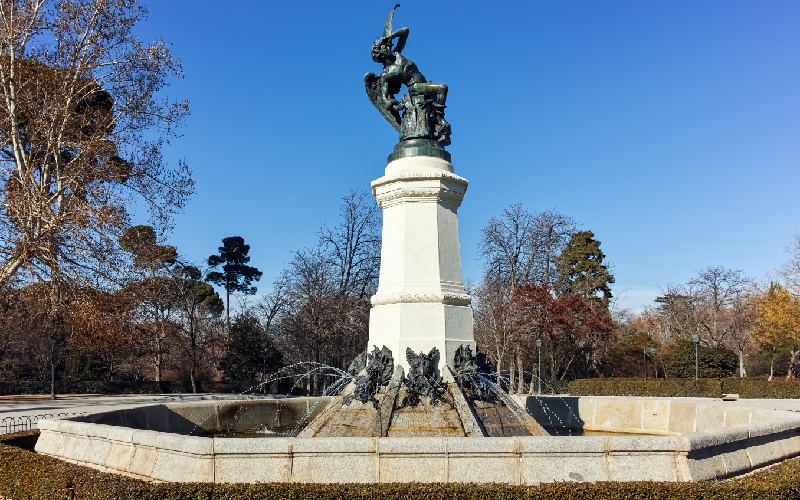 Fuente del Ángel Caído en el Retiro