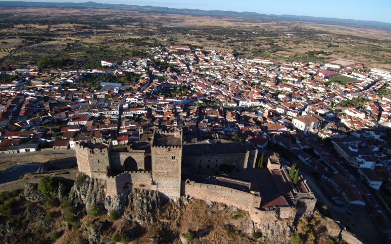 Castillo y pueblo de Alburquerque