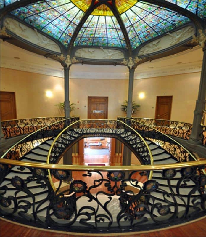 Escalera interior del Palacio de Longoria