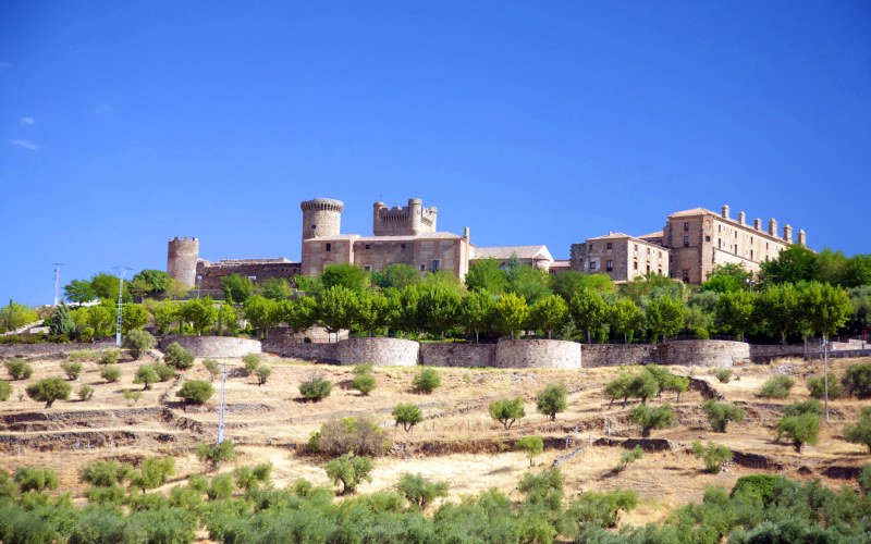 Vista general de los palacios y el Castillo de Oropesa