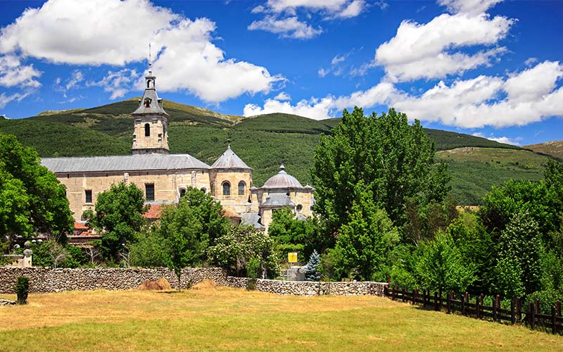 Monasterios cerca de la A-1