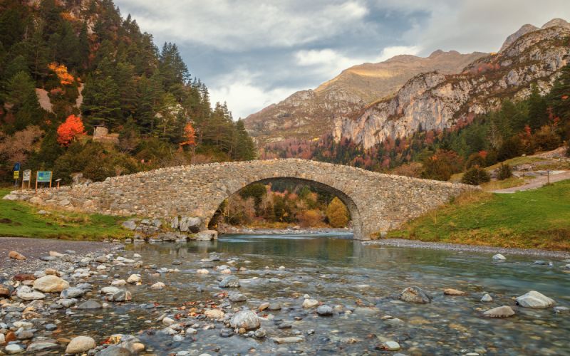 Puente de los navarros, en el valle de Bujaruelo