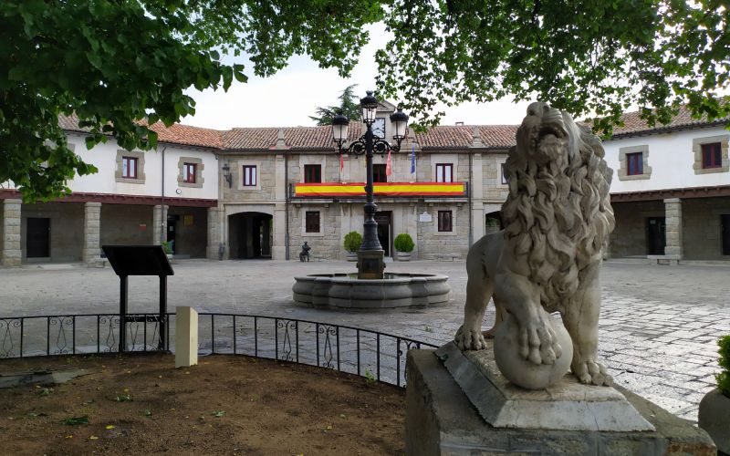 Plaza mayor de Guadarrama