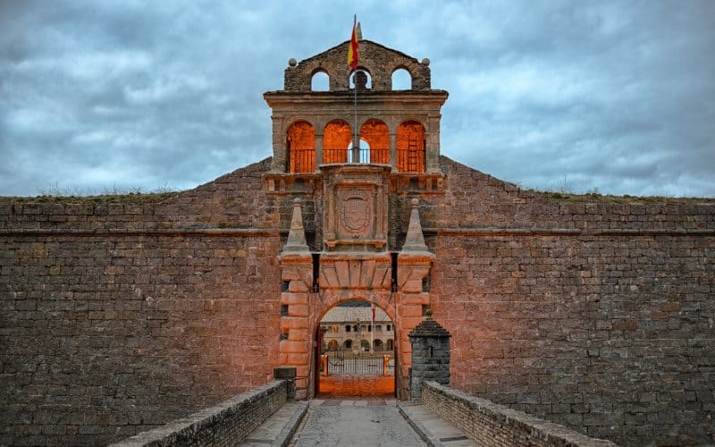 Entrance, bridges and bell gable of the Jaca Citadel