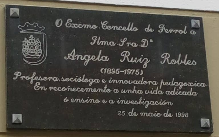 Commemorative plaque of Angela Ruiz Robles