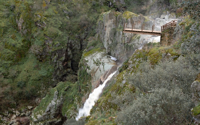 A footbridge over the void
