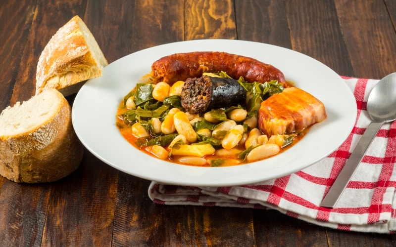 Beans with cabbage 
