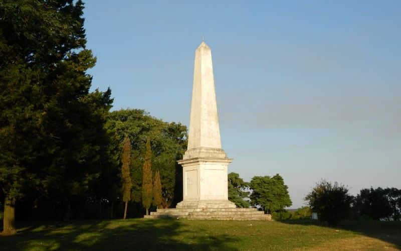 monument to solis