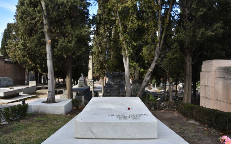 Tomb of Dolores Ibárruri