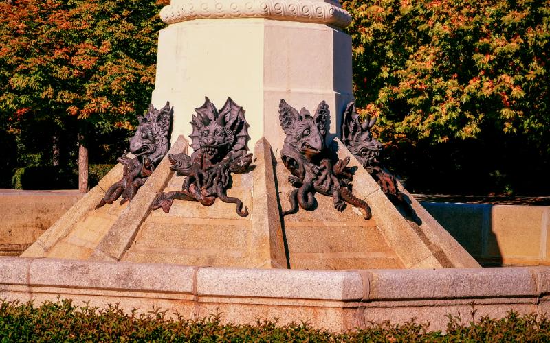 Pedestal Fallen Angel