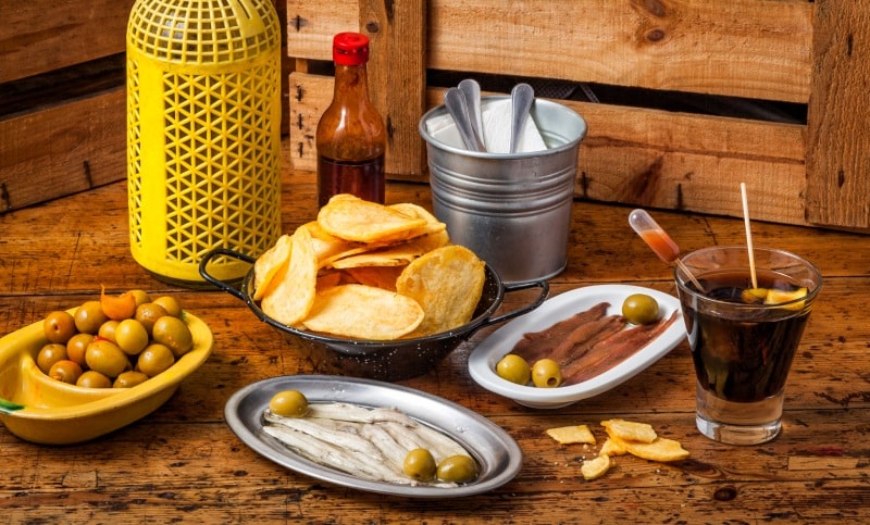 vermú with aperitivo