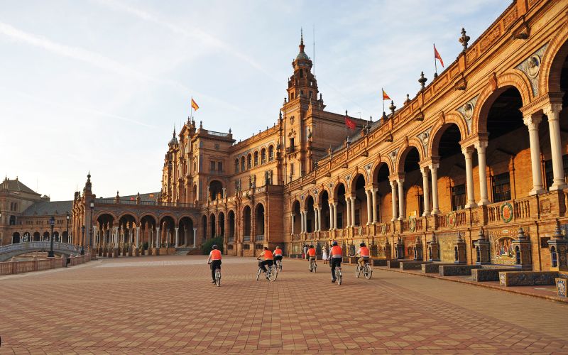 Tour by bike in Seville.