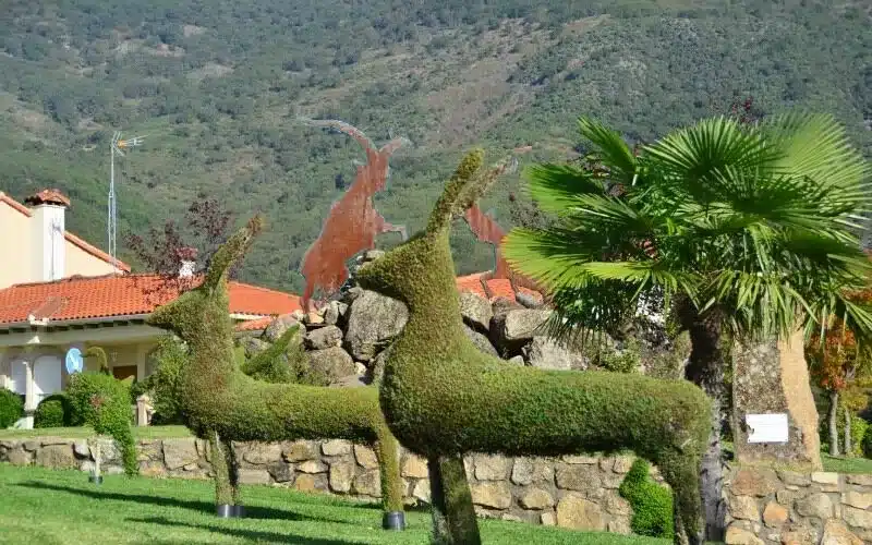 Deers sculpture. 