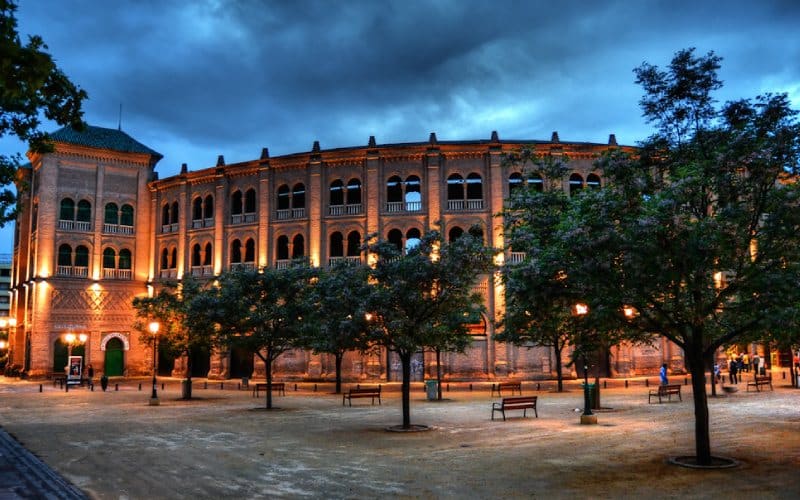 Exterior de Plaza de toros de Granada o Monumental de Frascuelo
