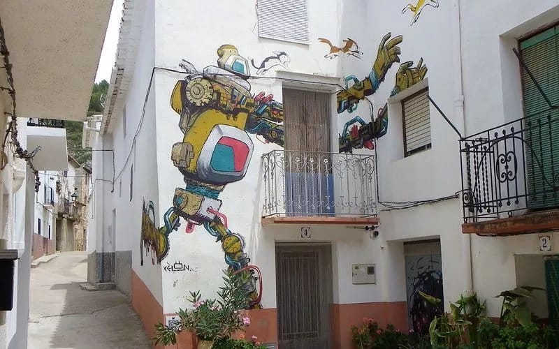 Streets of Fanzara with street art