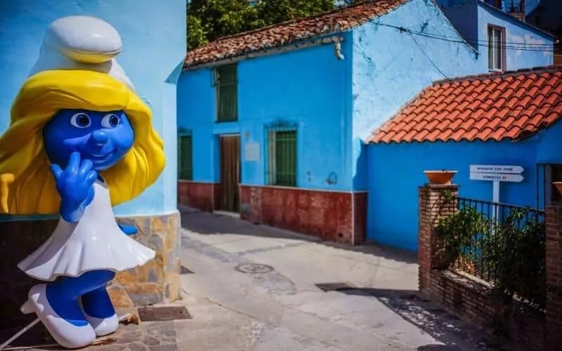 Statue of Smurfette in Júzcar
