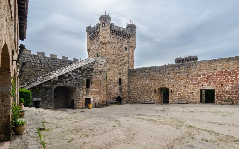 Patio de armas del Castillo Nuevo de Oropesa
