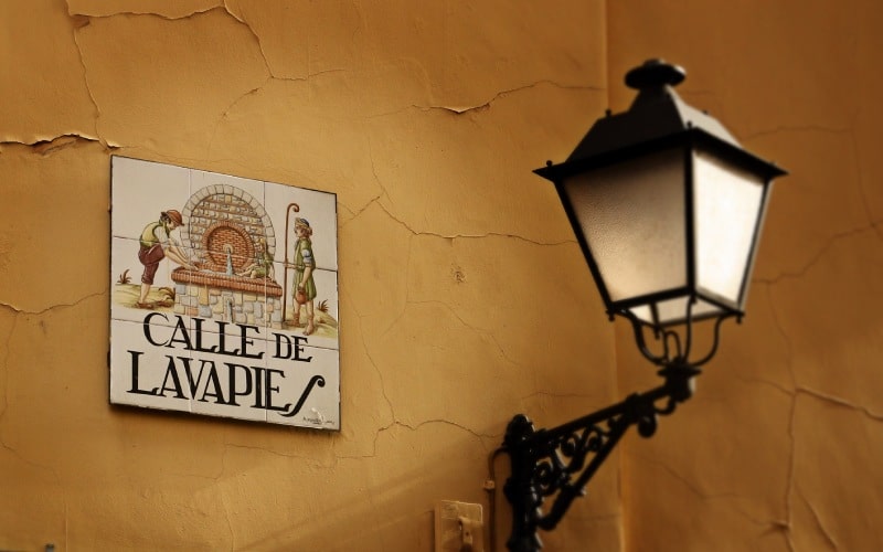 The name plate of the street of Lavapiés