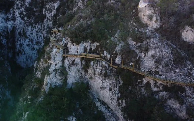 Relleu Walkway, a breathtaking mountain site in the Valencian Community