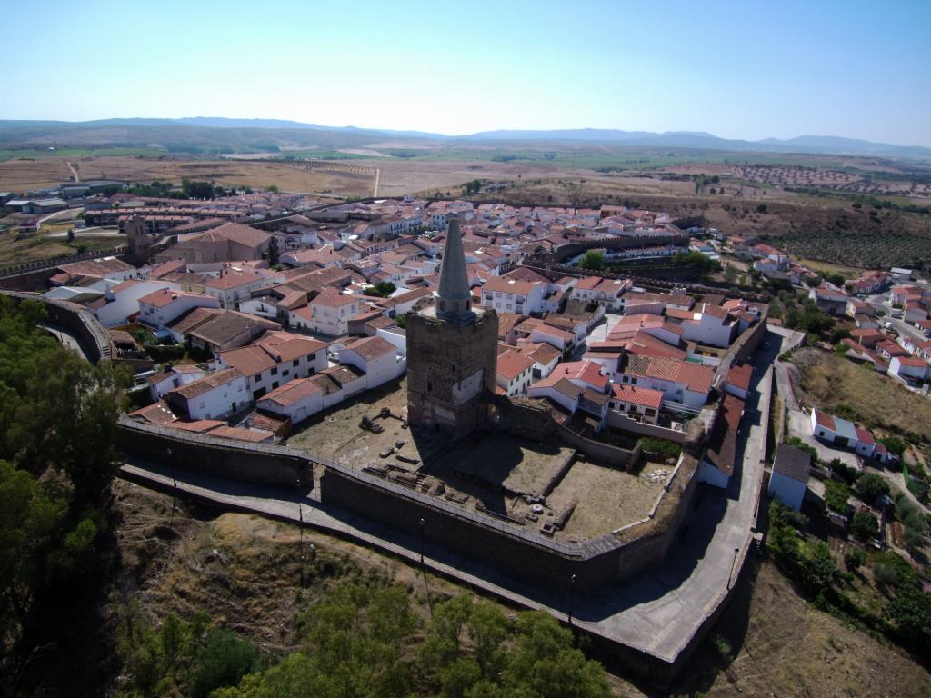 Aerial view of Galisteo, with the Picota in the foreground