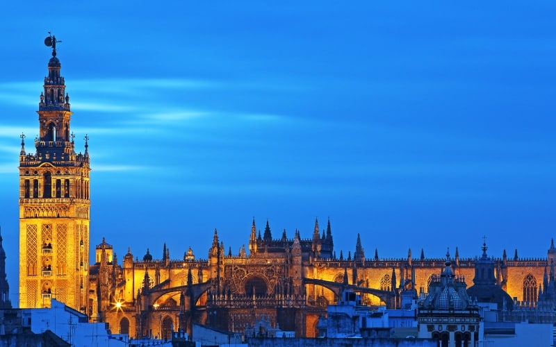 Visión panorámica de La catedral de Sevilla.