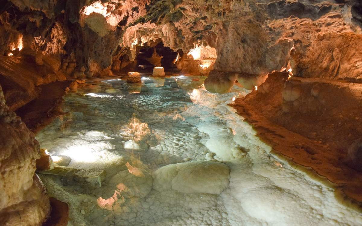 Gruta de la Maravillas.