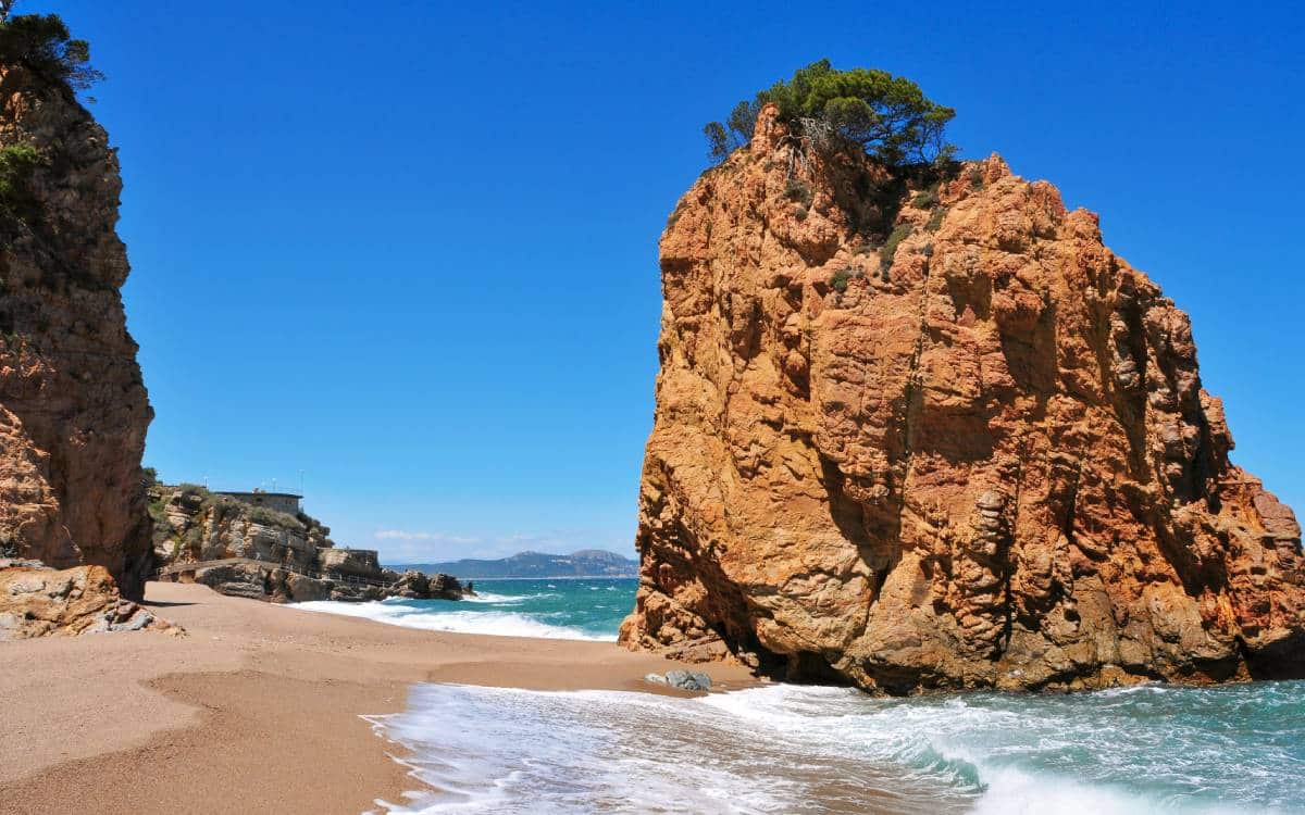 Illa Roja cove.