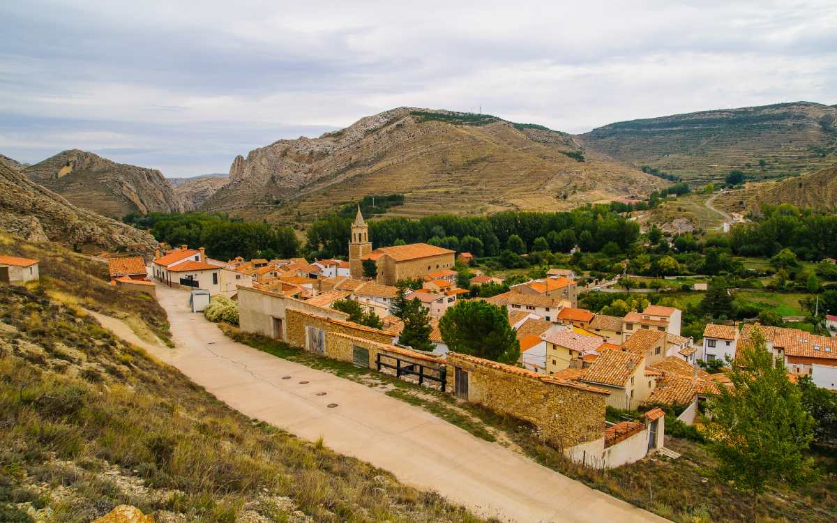 Aliaga.