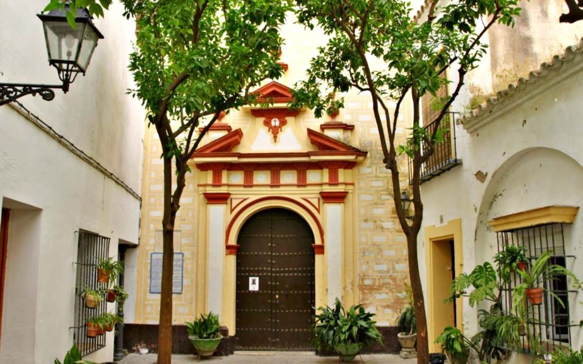 Plaza de la Escuela de Cristo.