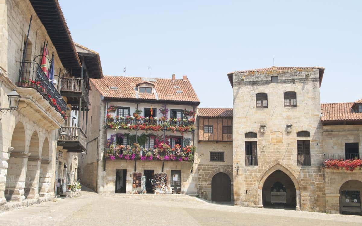 Plaza de Ramón Pelayo, Santillana del Mar.
