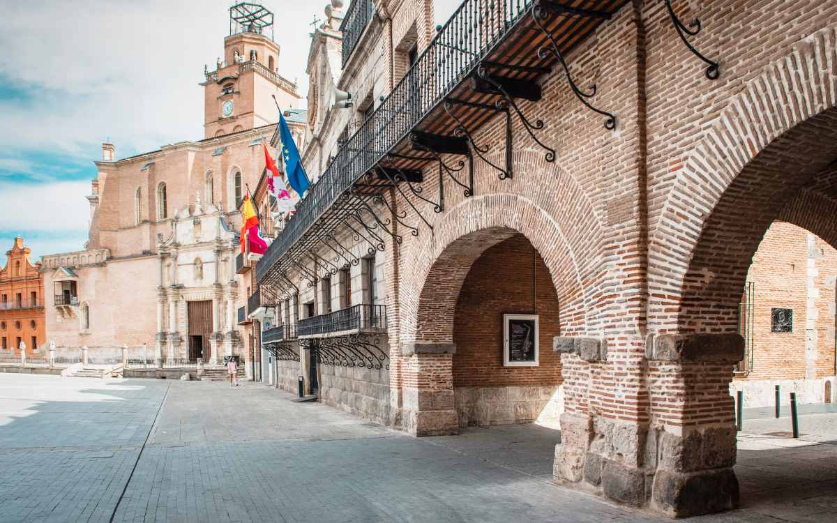 Plaza Mayor de la Hispanidad, Medina del Campo.
