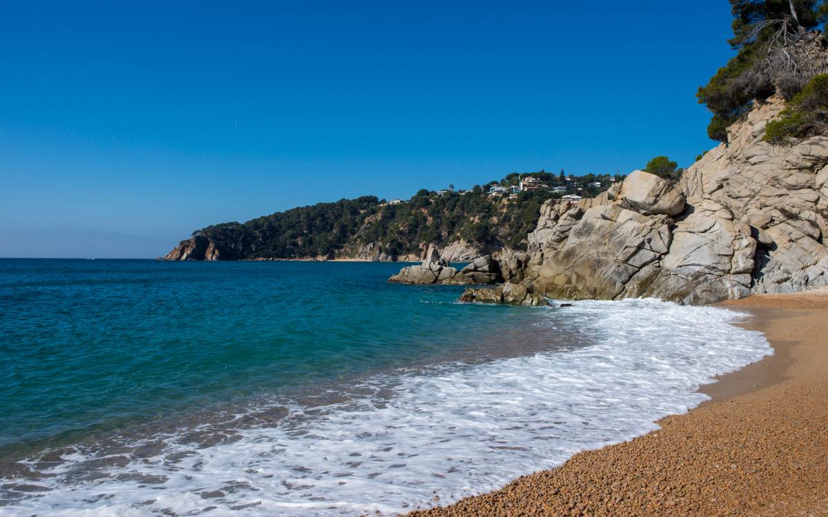 Llorell Cove.
